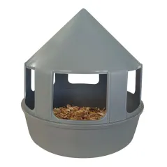 Abbeveratoio usato come mangiatoia per colombi